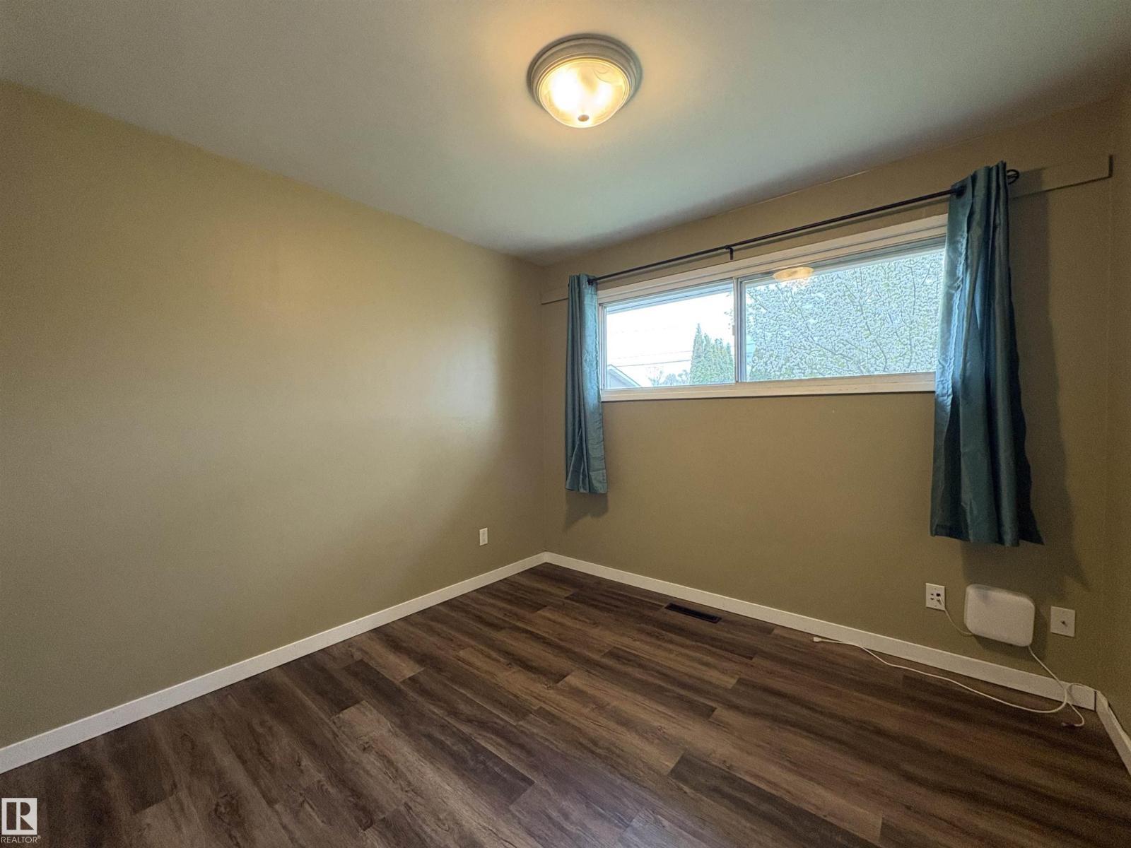 13023 90 St Nw, Edmonton, AB