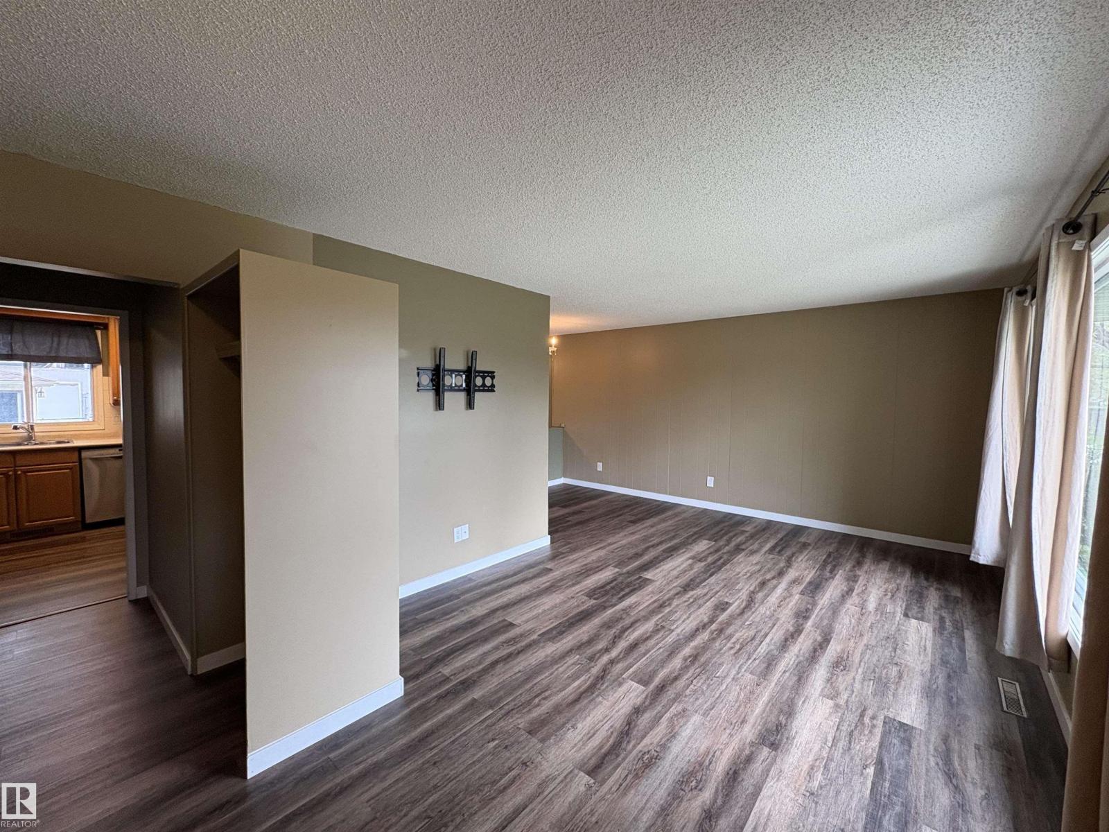 13023 90 St Nw, Edmonton, AB
