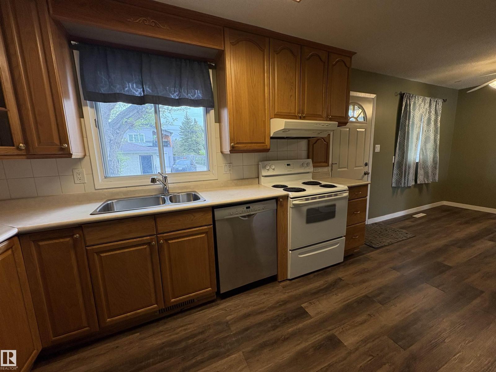 13023 90 St Nw, Edmonton, AB