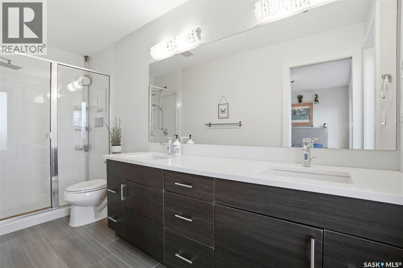 737 Meadows Boulevard, Saskatoon, SK - Indoor Photo Showing Bathroom