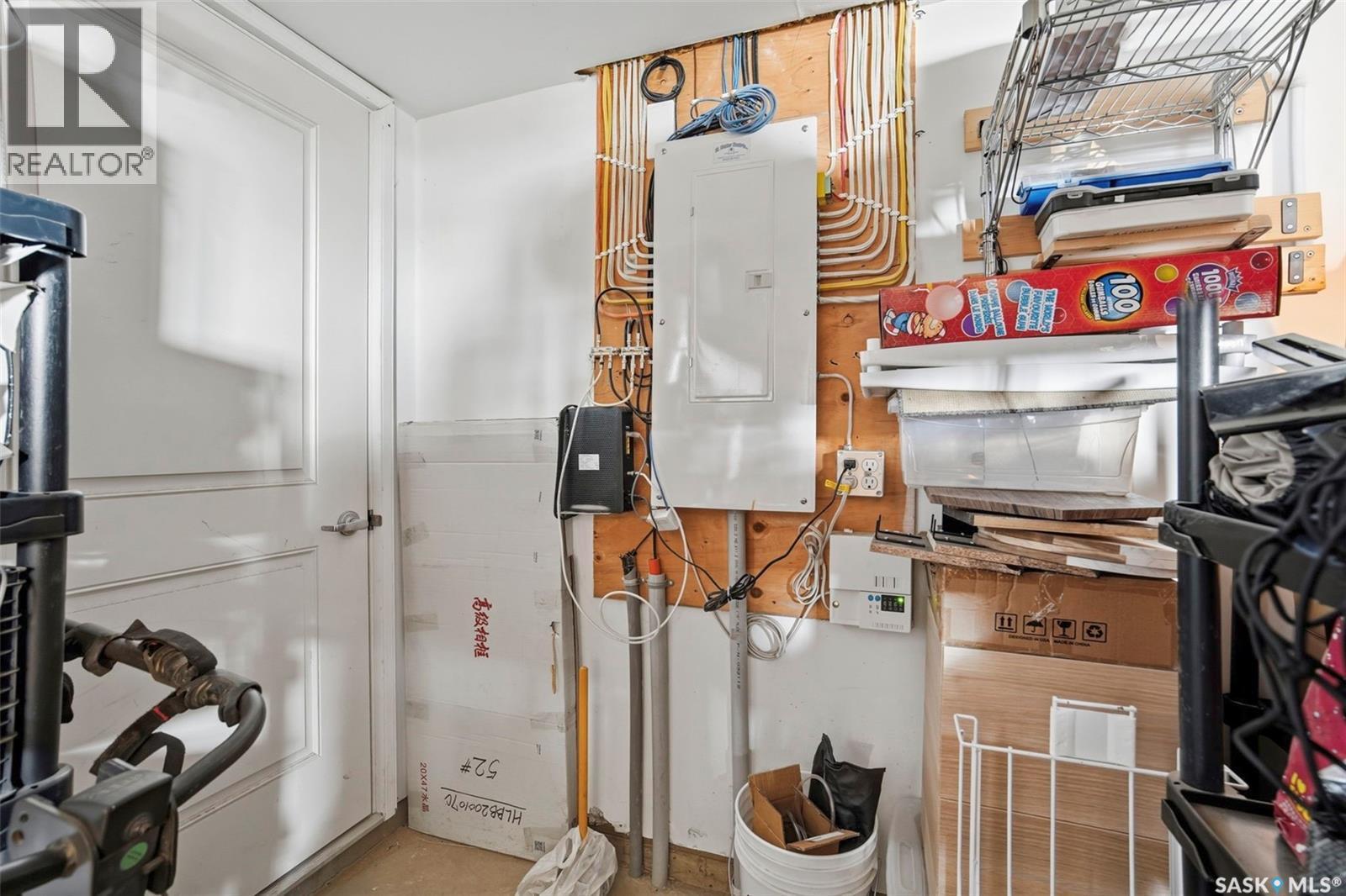 737 Meadows Boulevard, Saskatoon, SK - Indoor