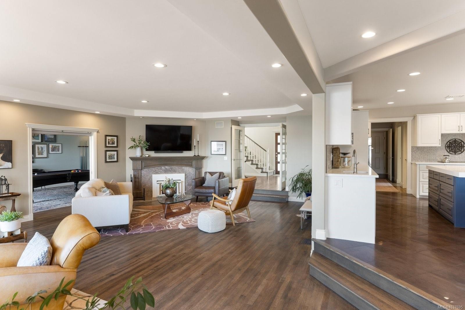 2450 Whidby Lane, Sidney, BC