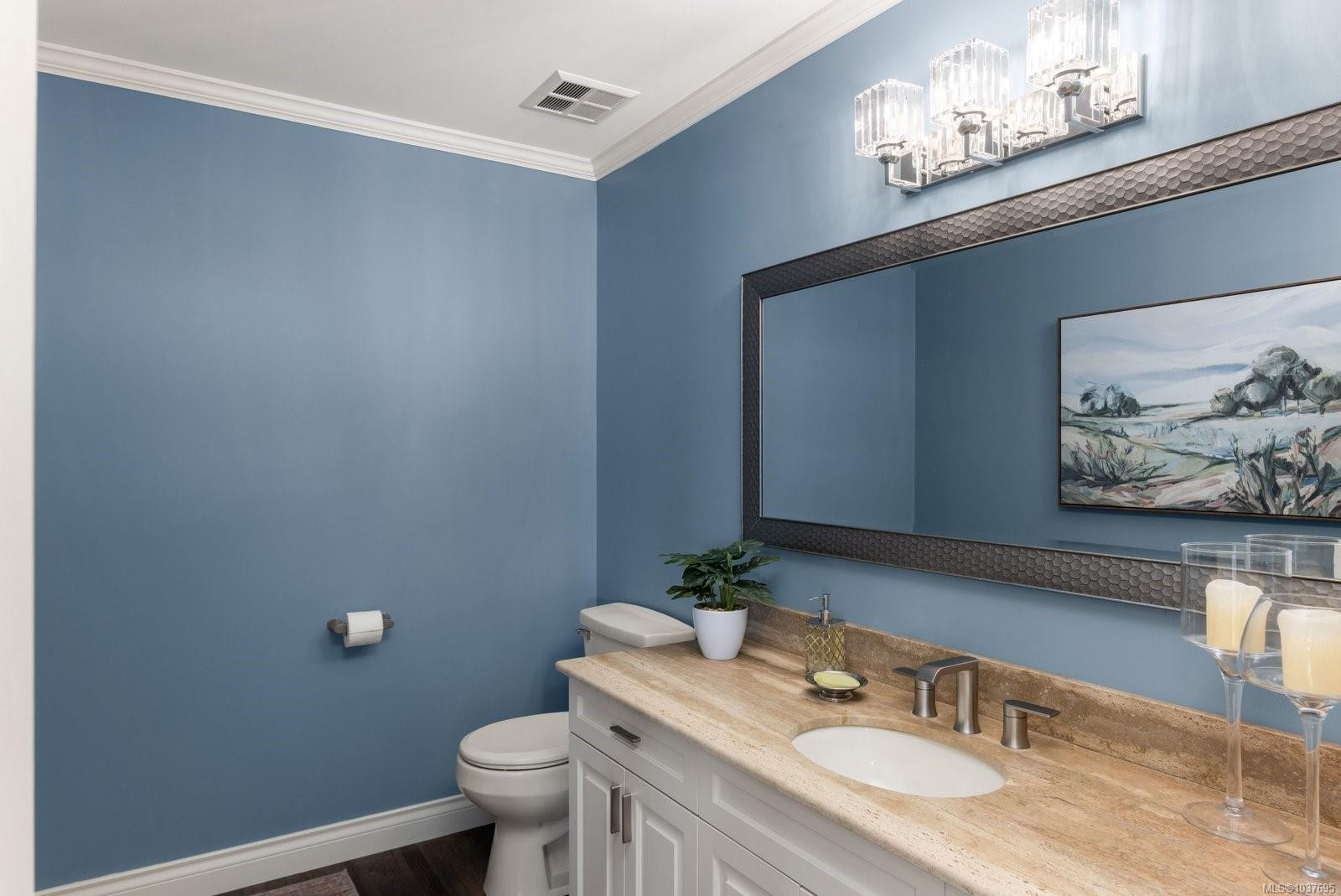 2450 Whidby Lane, Sidney, BC