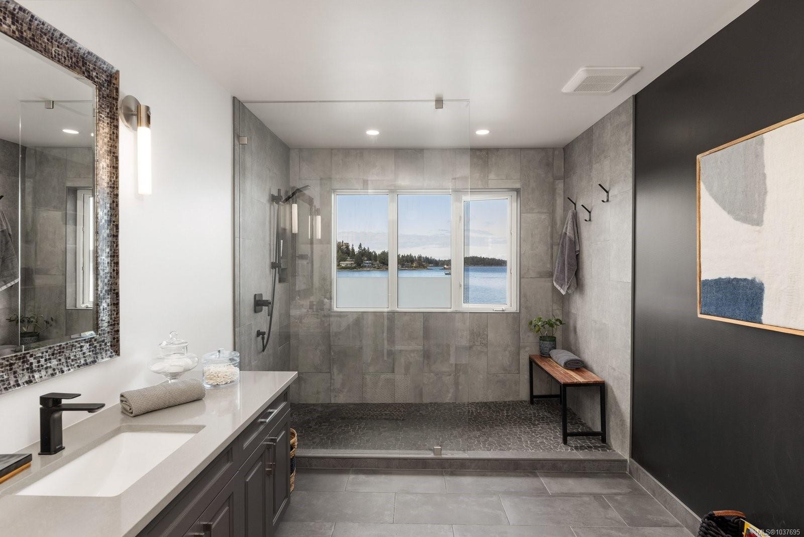 2450 Whidby Lane, Sidney, BC