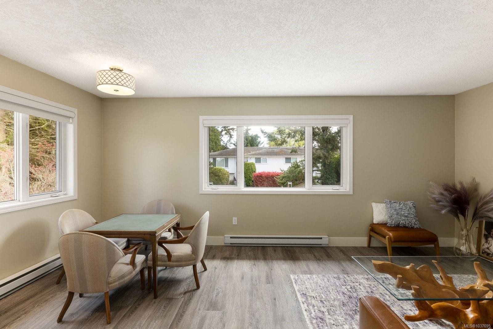 2450 Whidby Lane, Sidney, BC