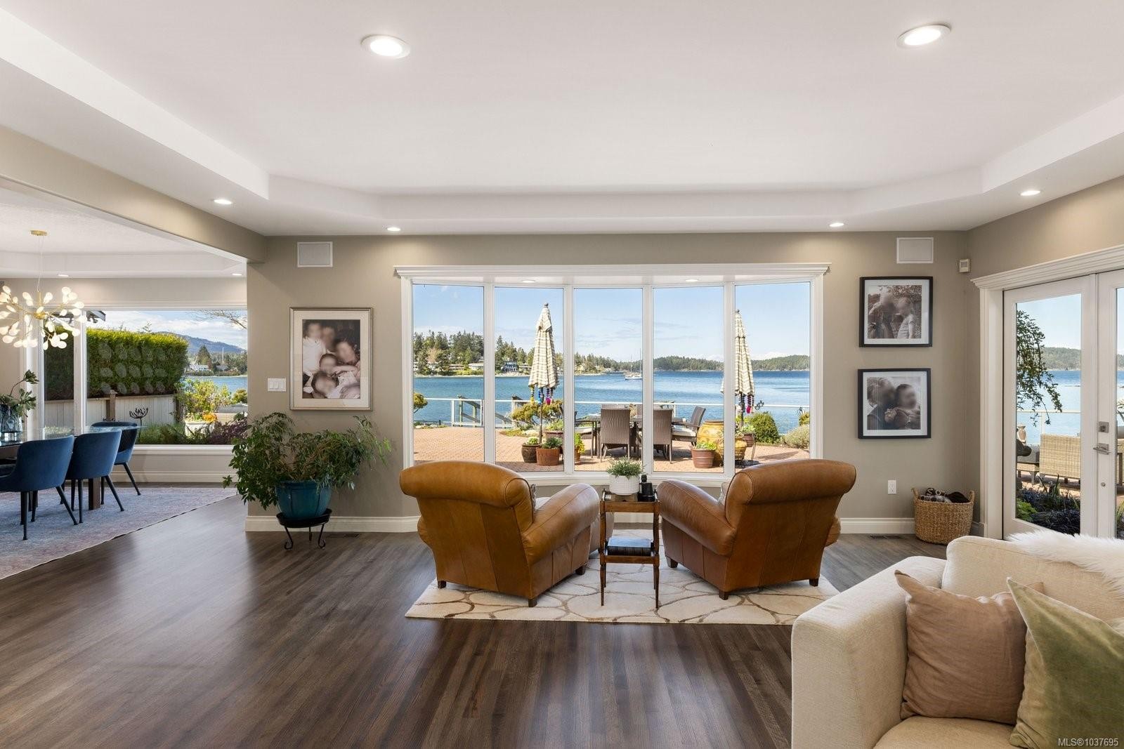 2450 Whidby Lane, Sidney, BC