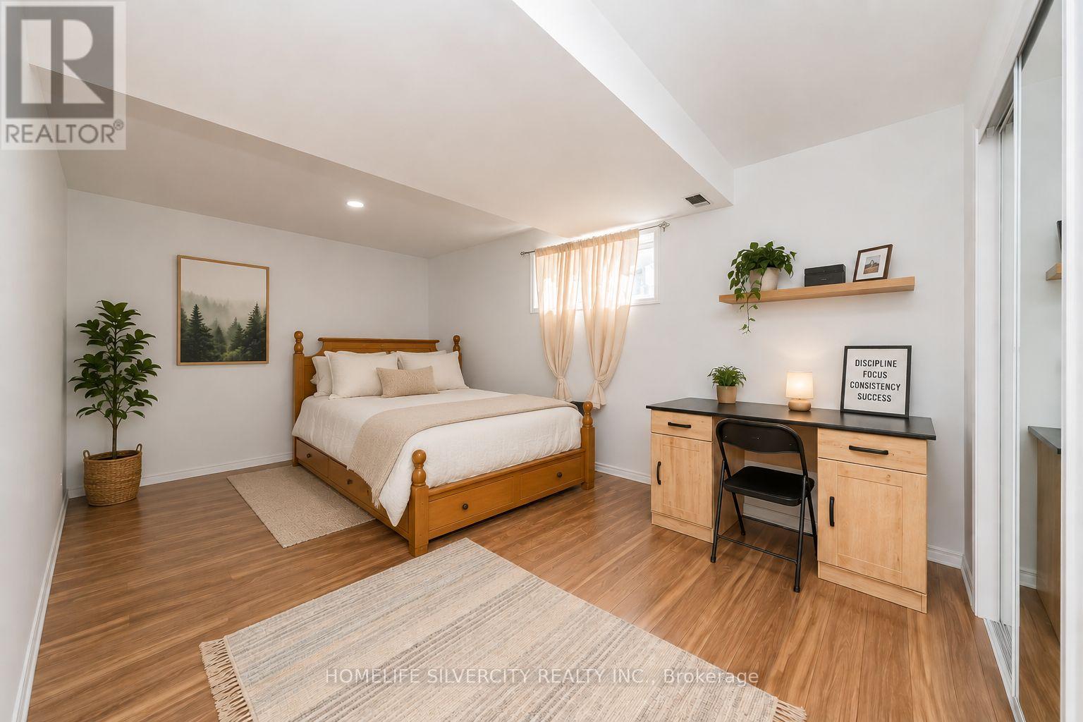 61 Pinebrook Circle, Caledon, ON - Indoor Photo Showing Bedroom
