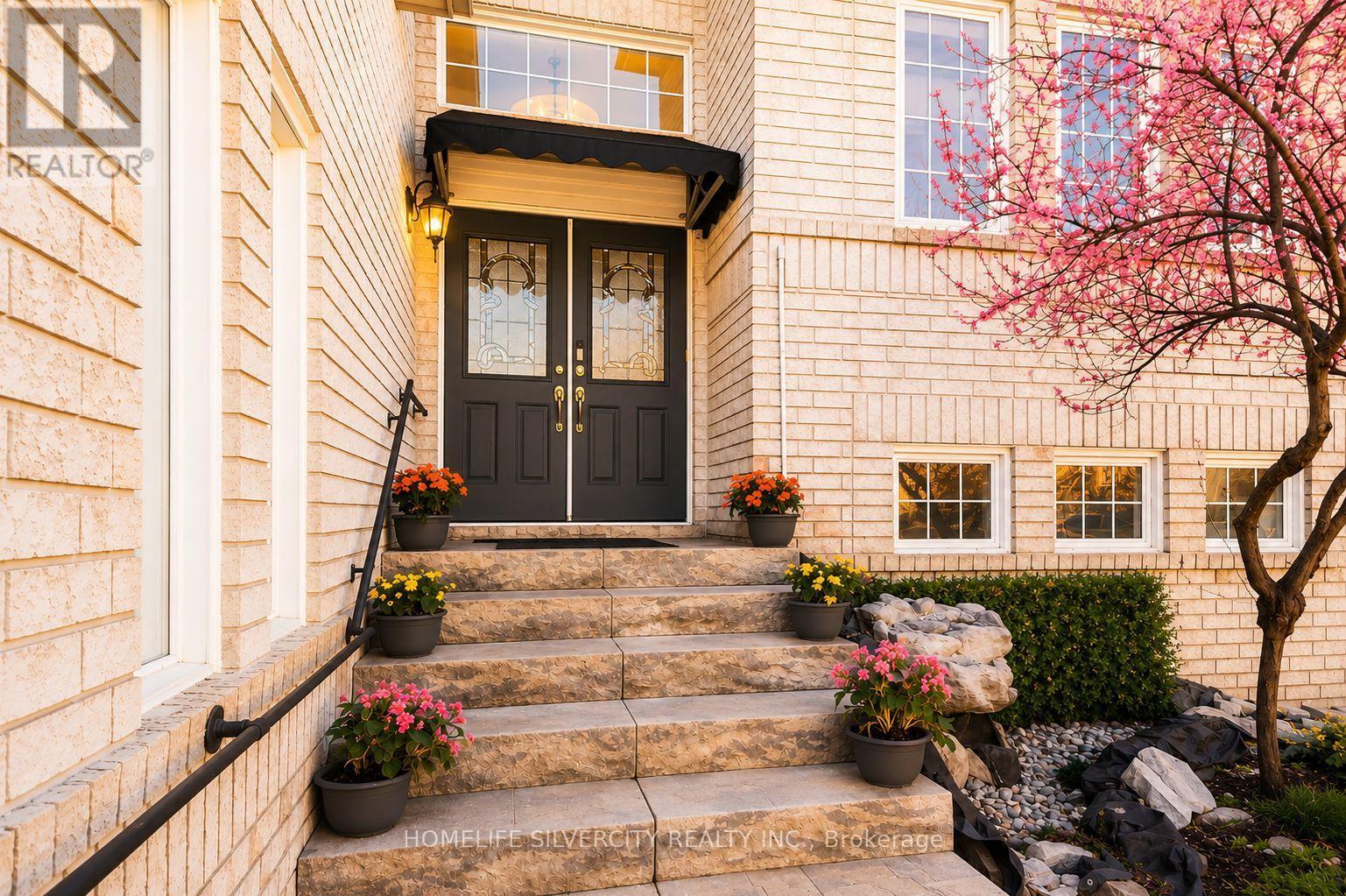 61 Pinebrook Circle, Caledon, ON - Outdoor With Exterior