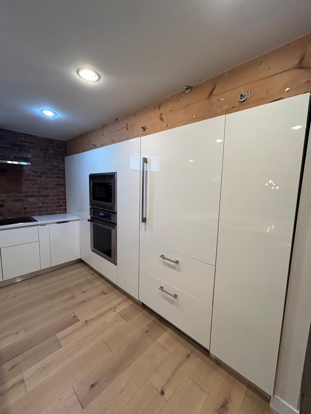 103 37 Cumberland Street S, Thunder Bay, ON - Indoor Photo Showing Kitchen
