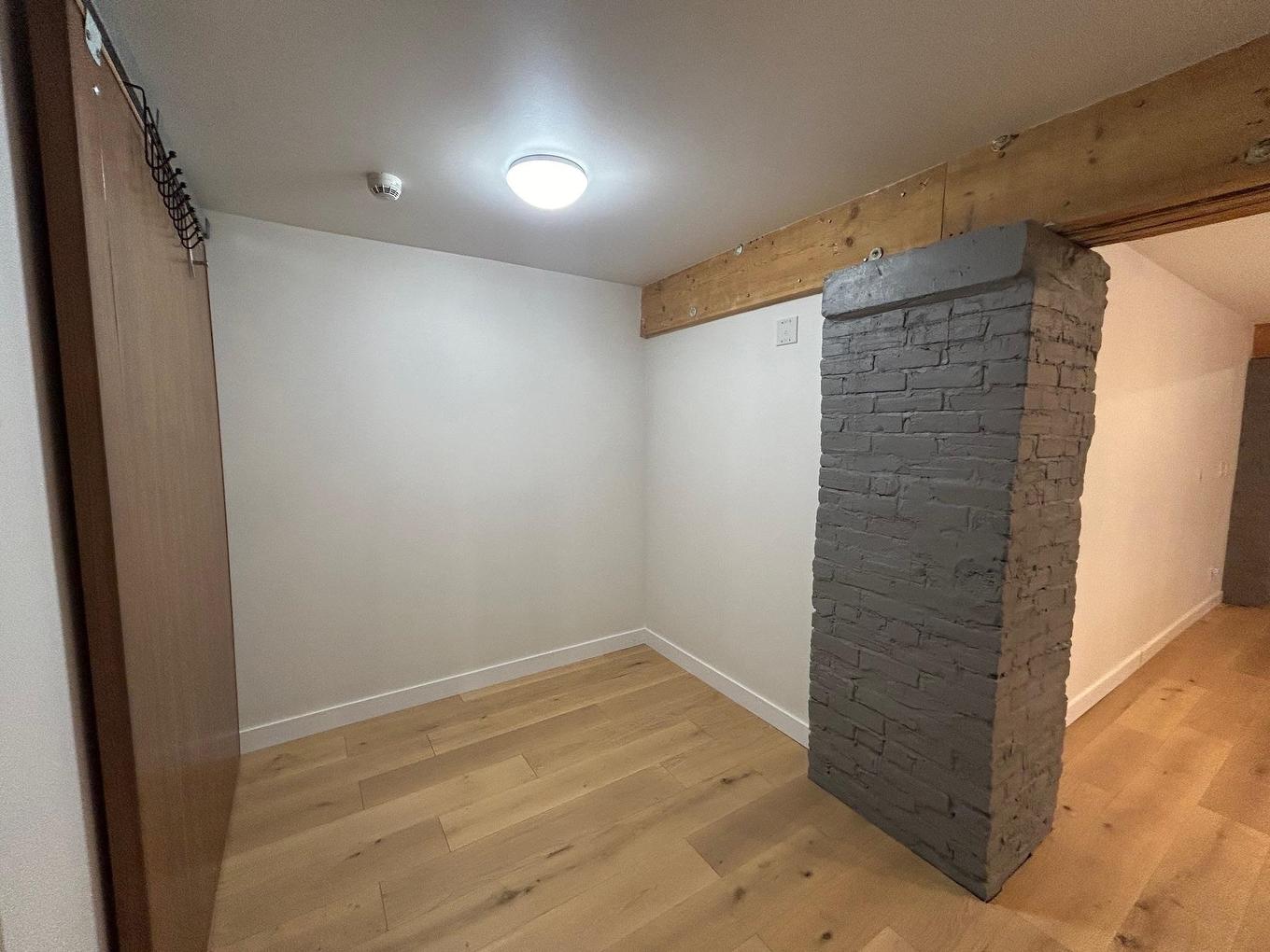 103 37 Cumberland Street S, Thunder Bay, ON - Indoor Photo Showing Other Room
