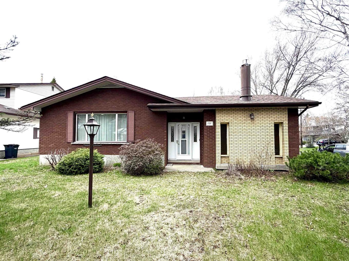 737 Confederation Drive, Thunder Bay, ON - Outdoor