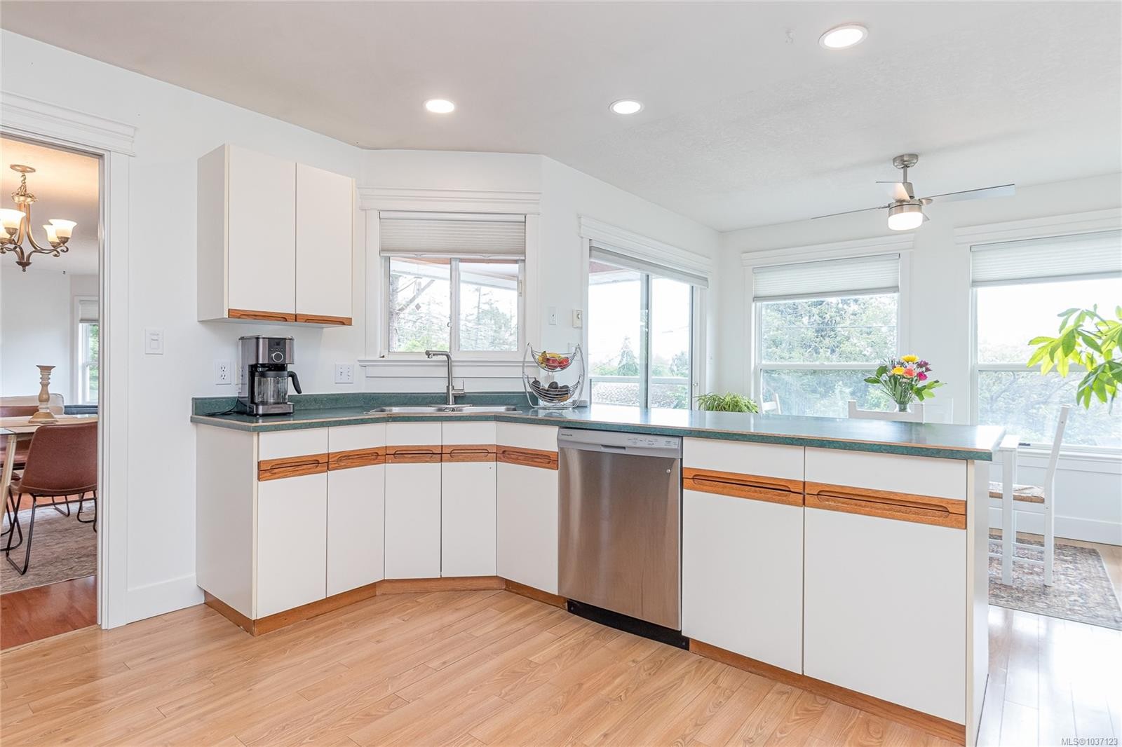 8144 Arthur St, Crofton, BC
