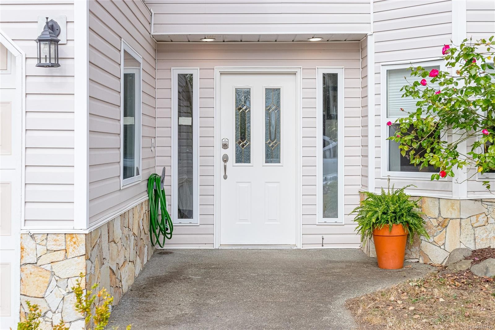 8144 Arthur St, Crofton, BC