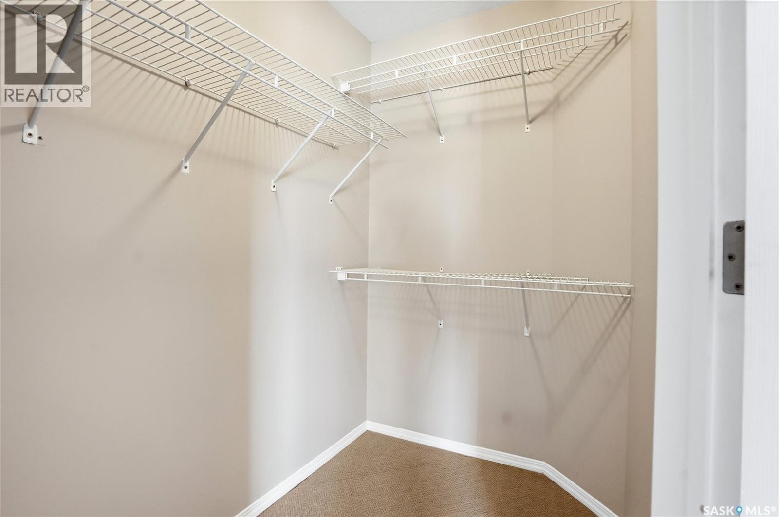 213 928 Heritage View, Saskatoon, SK - Indoor With Storage