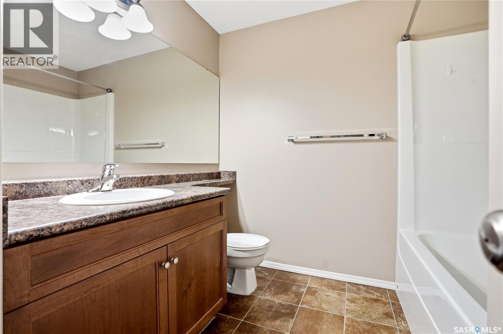 213 928 Heritage View, Saskatoon, SK - Indoor Photo Showing Bathroom