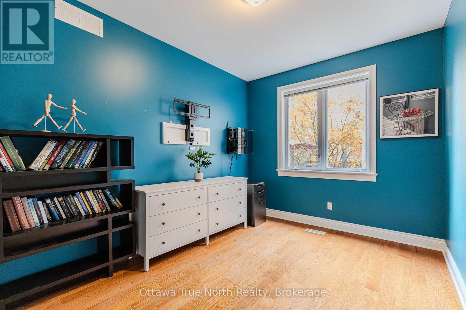 507 Kochar Drive, Ottawa, ON - Indoor Photo Showing Bedroom