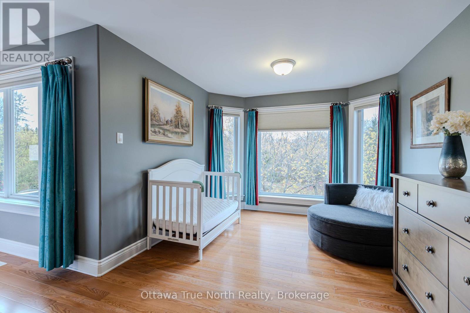 507 Kochar Drive, Ottawa, ON - Indoor Photo Showing Bedroom