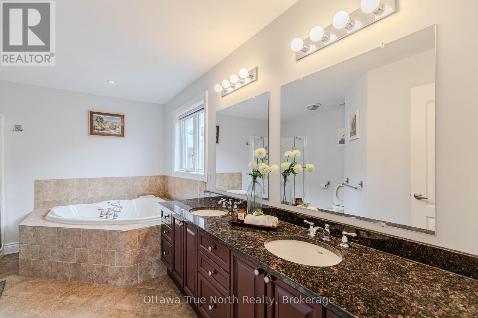 507 Kochar Drive, Ottawa, ON - Indoor Photo Showing Bathroom
