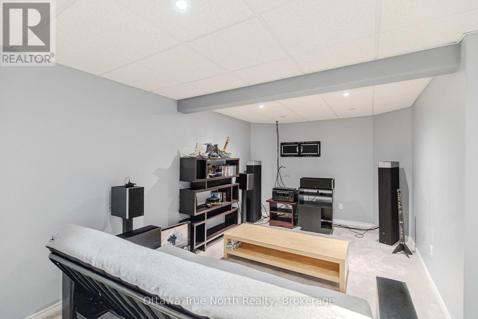 507 Kochar Drive, Ottawa, ON - Indoor