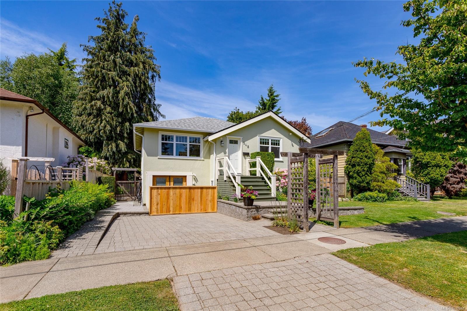 548 Cornwall St, Victoria, BC