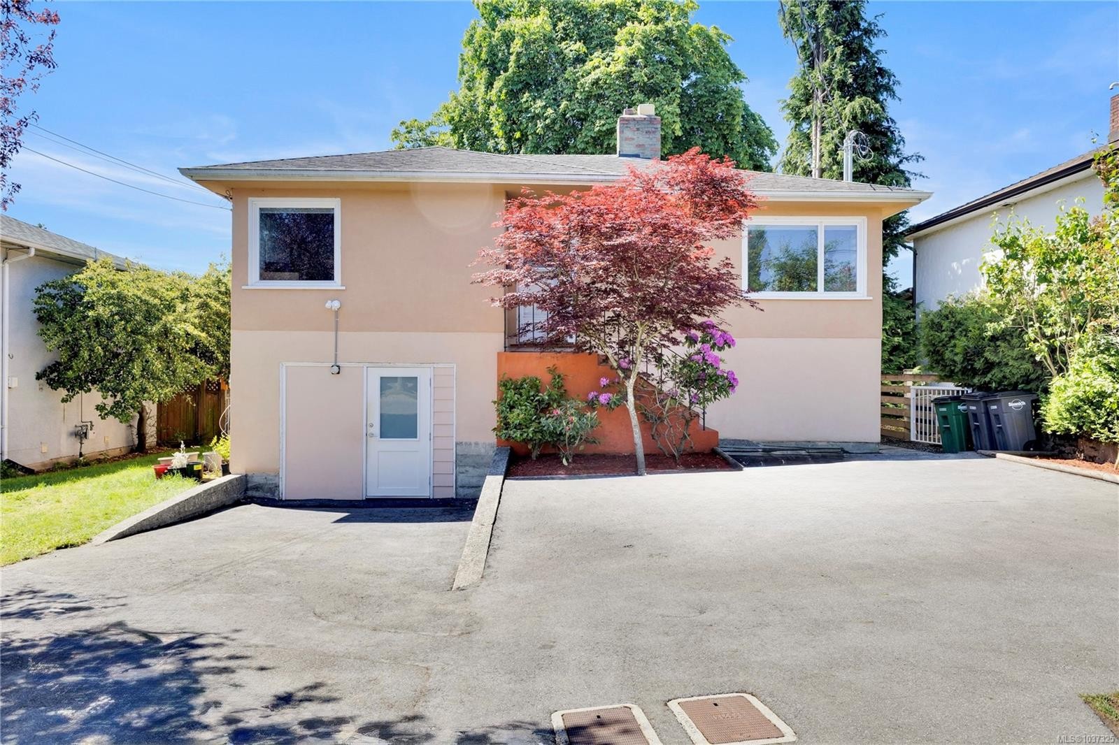 251 Sims Ave, Saanich, BC