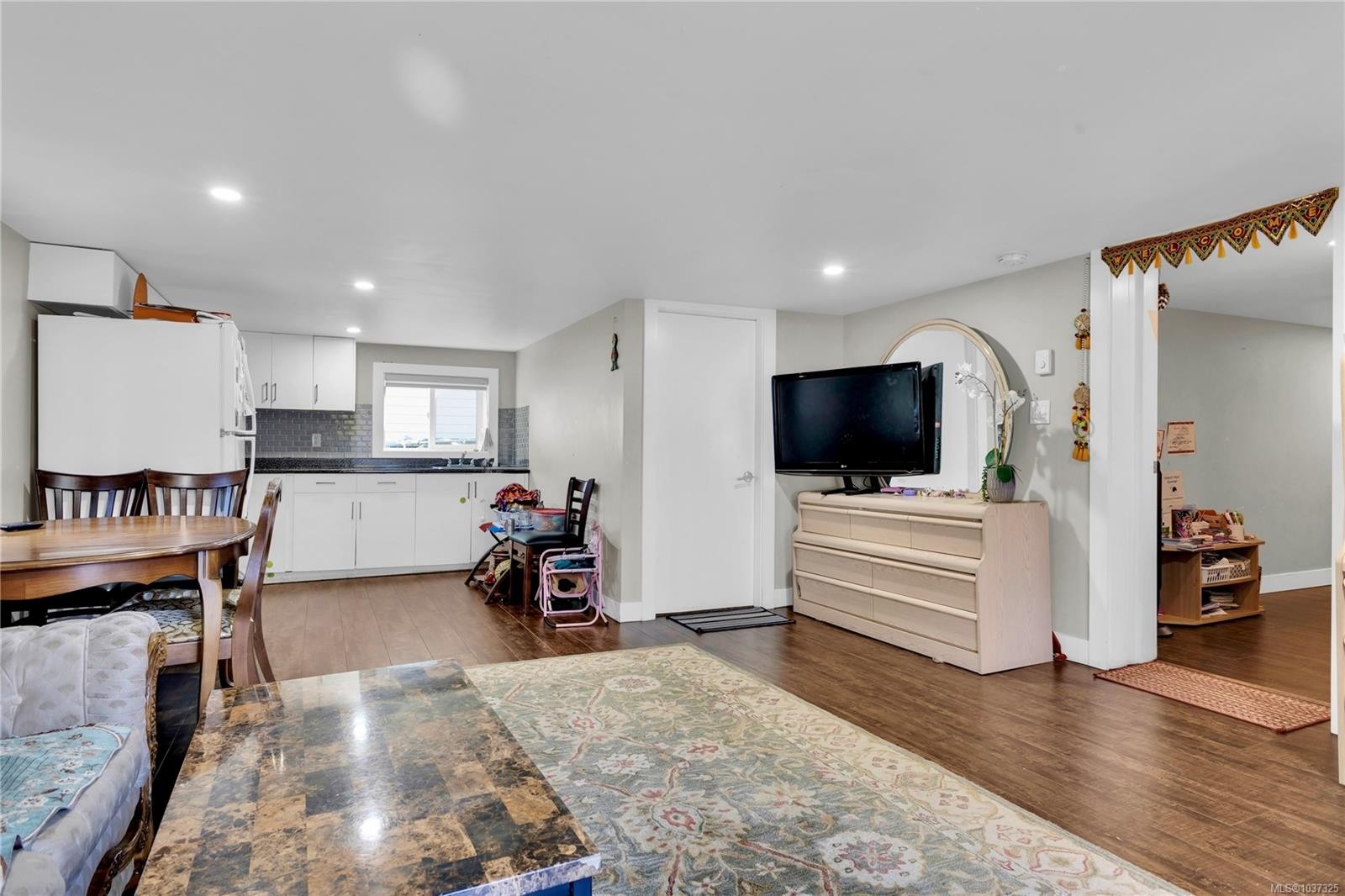 251 Sims Ave, Saanich, BC