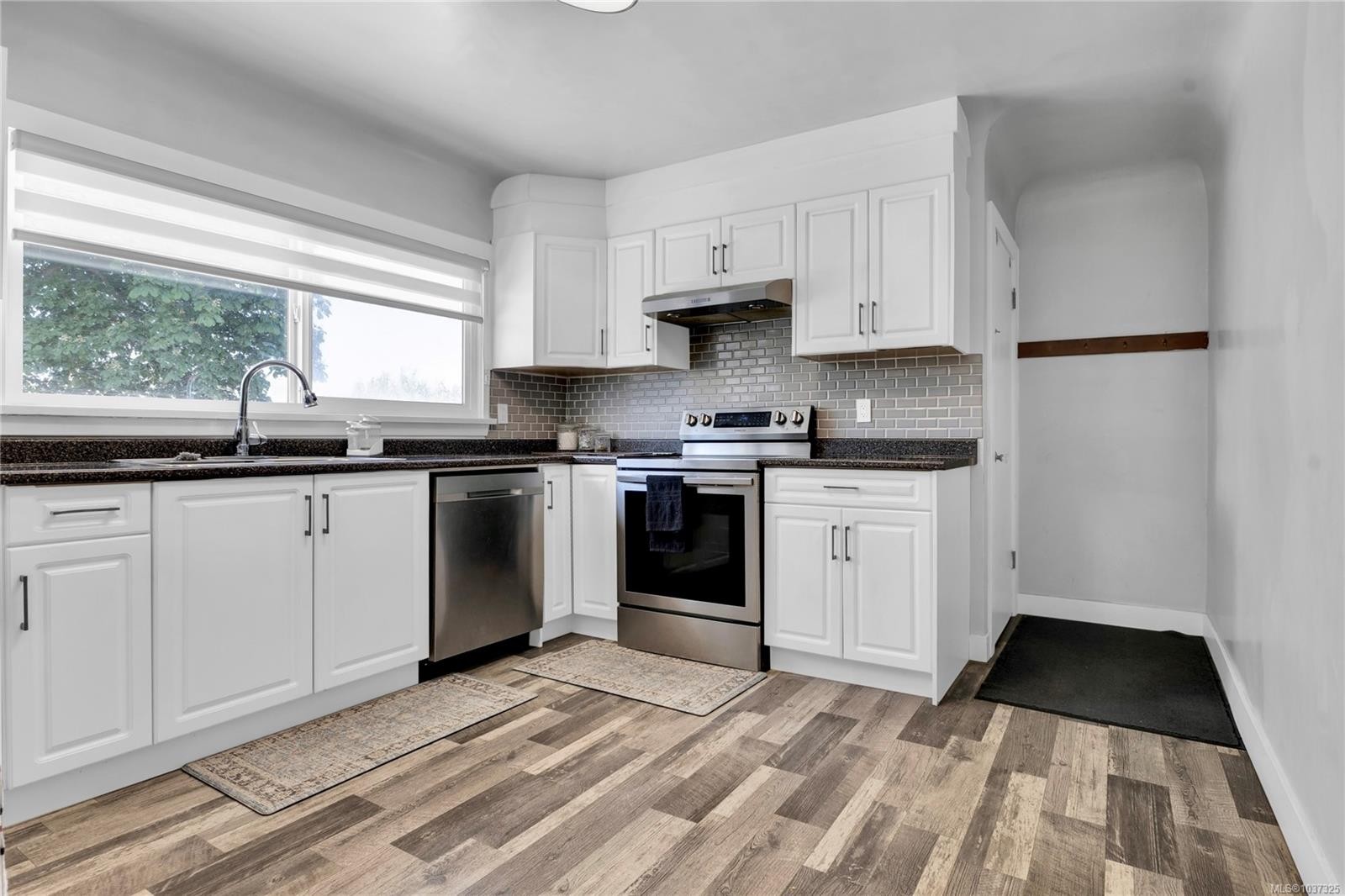 251 Sims Ave, Saanich, BC