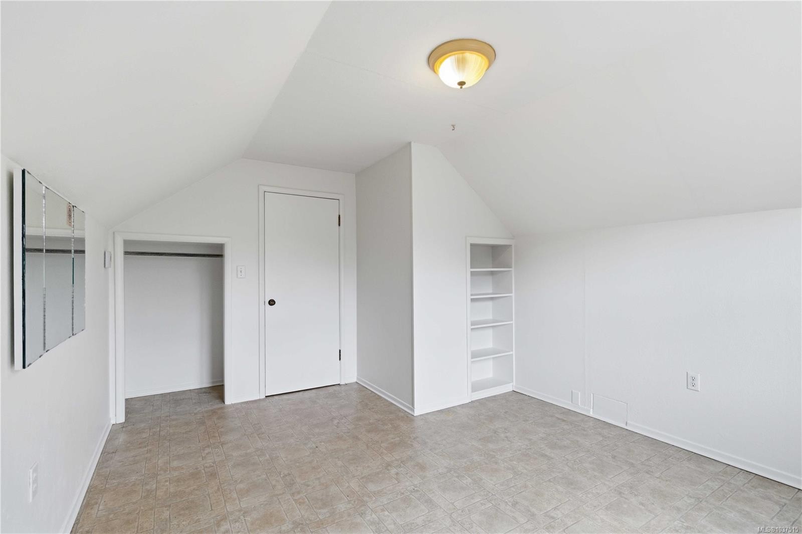 1541 Mcrae Ave, Saanich, BC