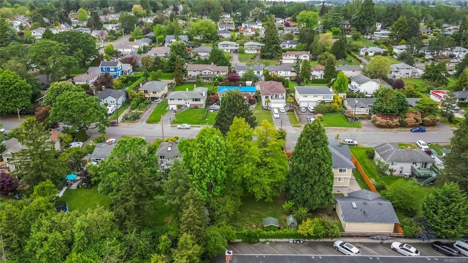 1541 Mcrae Ave, Saanich, BC