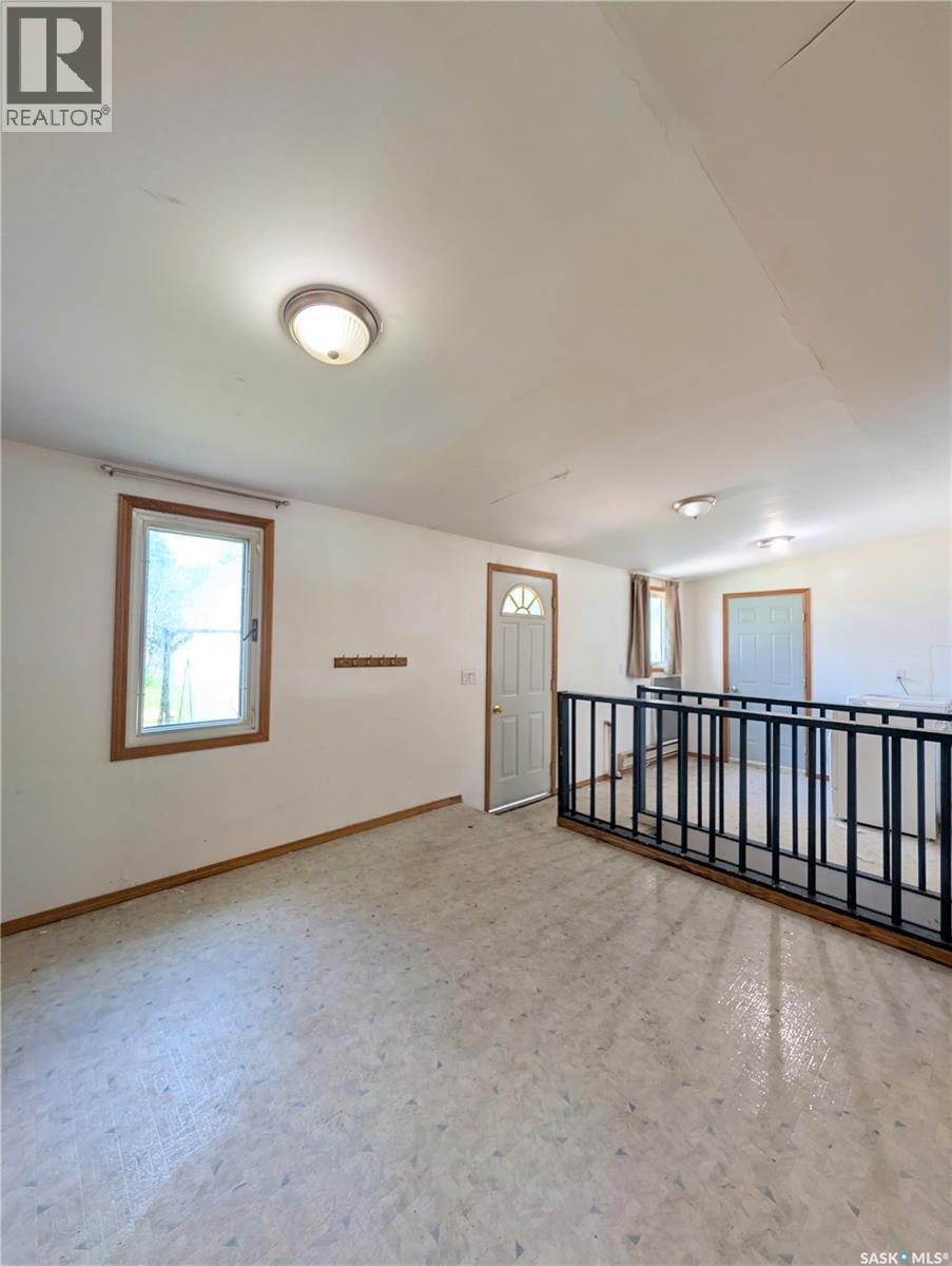 4366 Price Avenue, Gull Lake, SK - Indoor Photo Showing Other Room