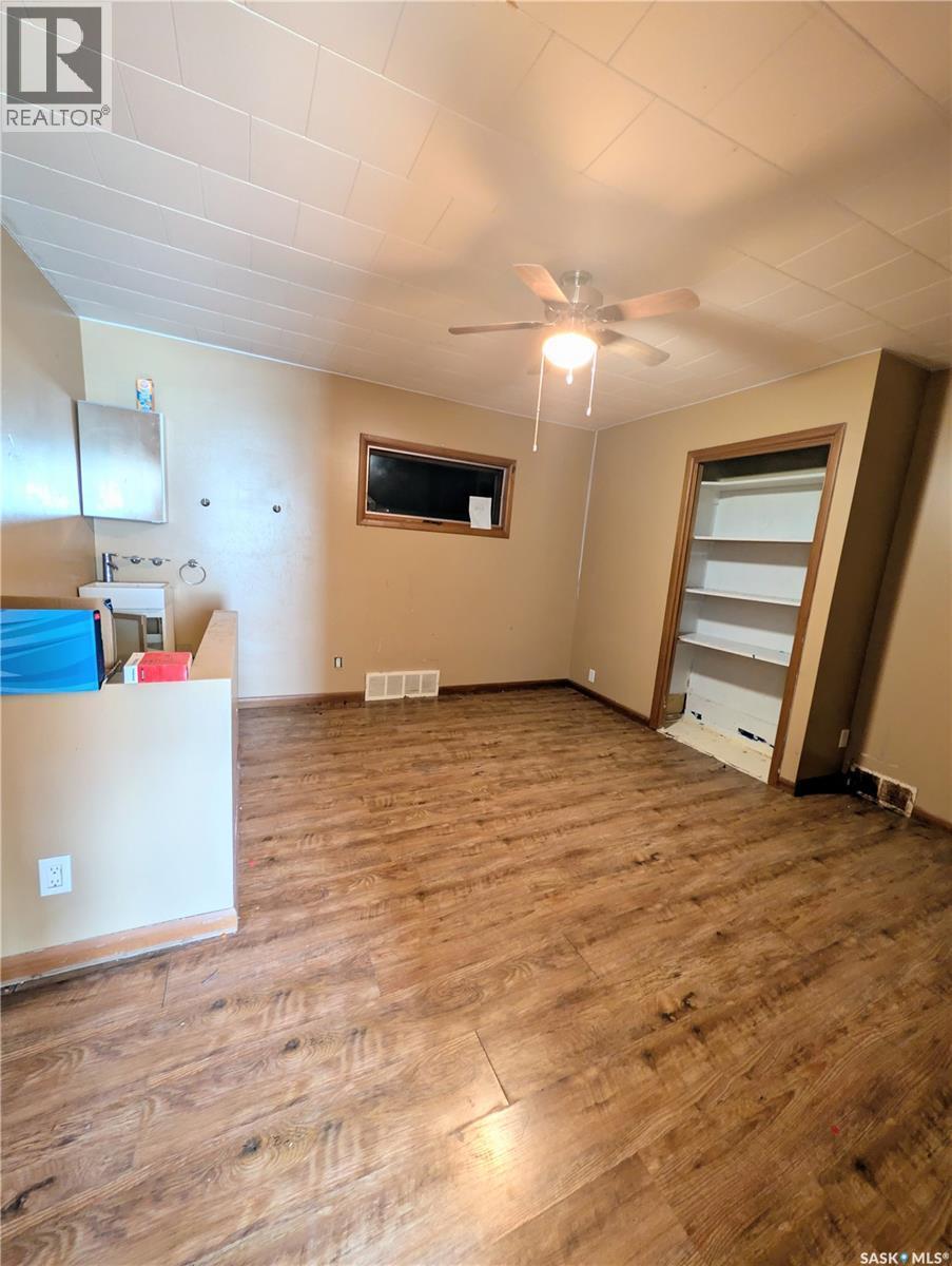 4366 Price Avenue, Gull Lake, SK - Indoor Photo Showing Other Room
