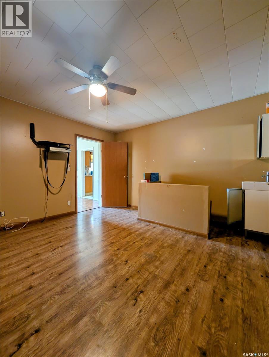 4366 Price Avenue, Gull Lake, SK - Indoor Photo Showing Other Room