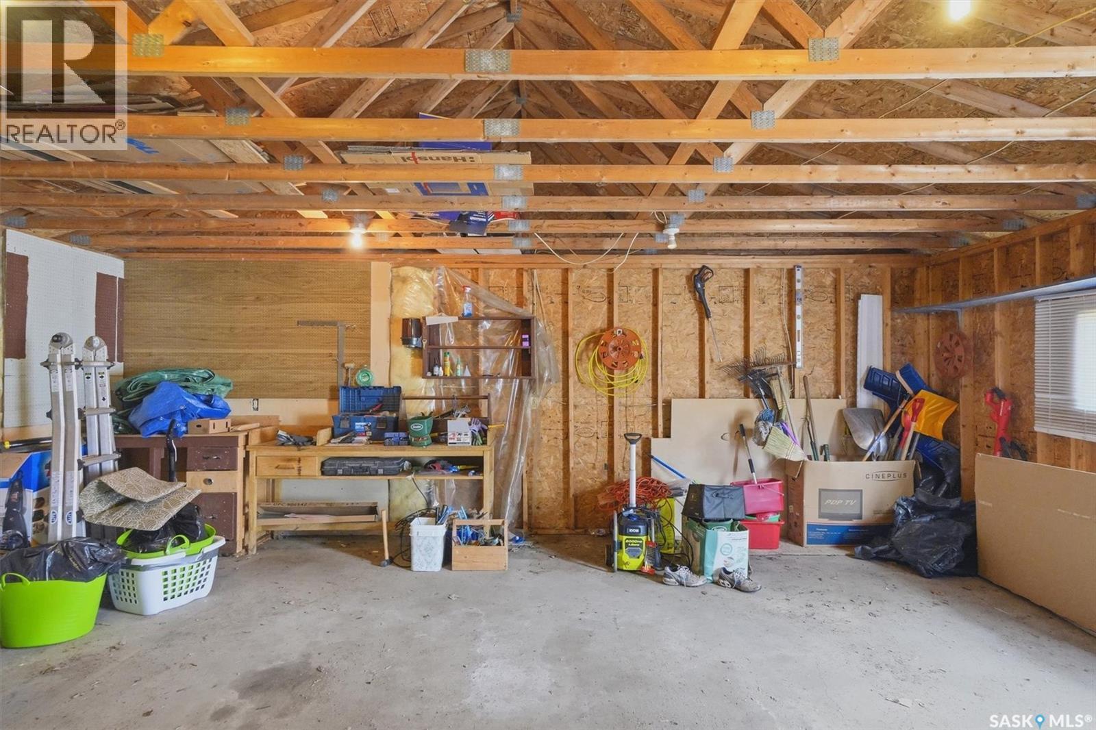 2922 21St Street W, Saskatoon, SK - Indoor Photo Showing Garage