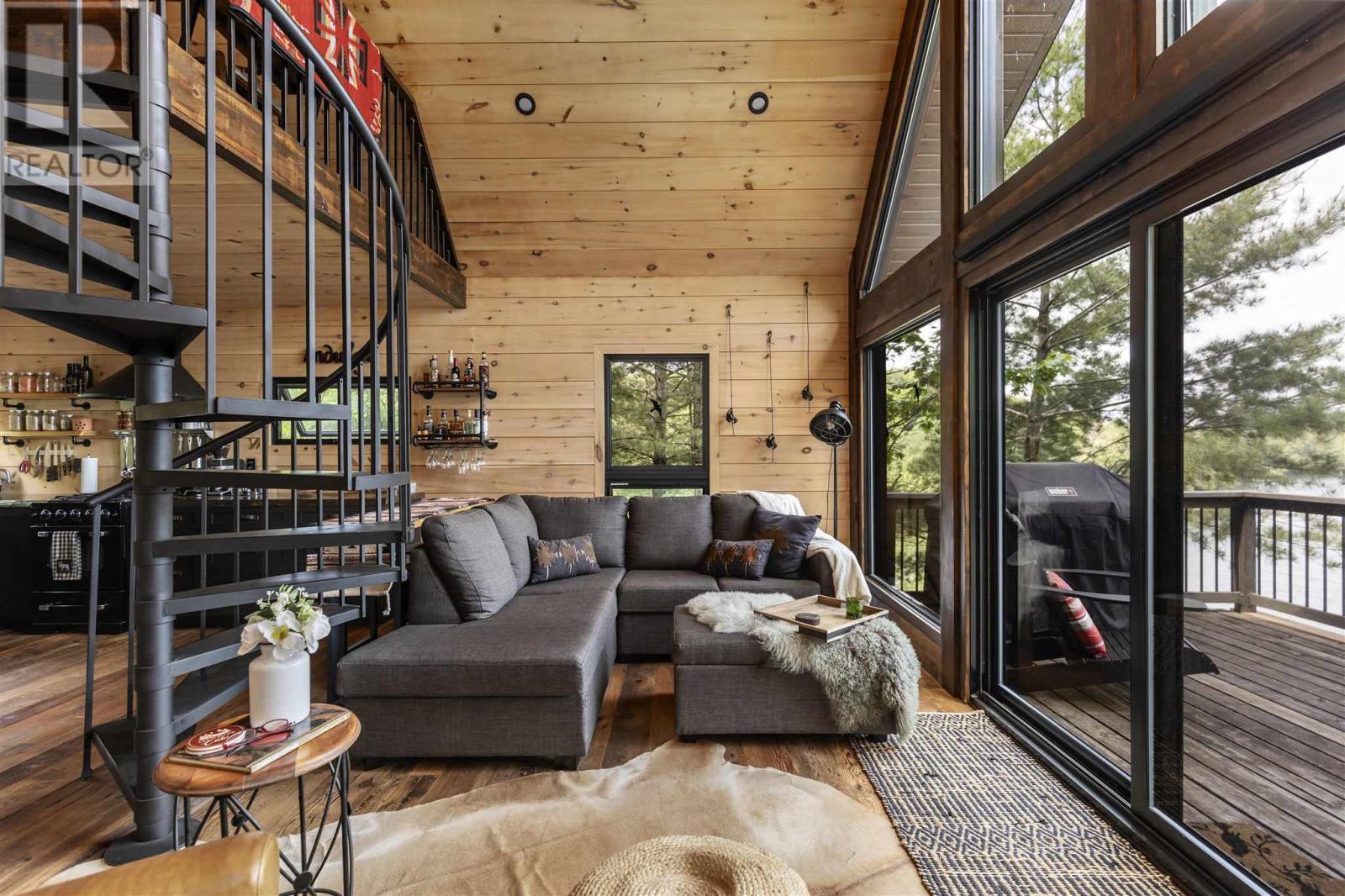 188 Cottage Rd, Echo Bay, ON - Indoor Photo Showing Living Room