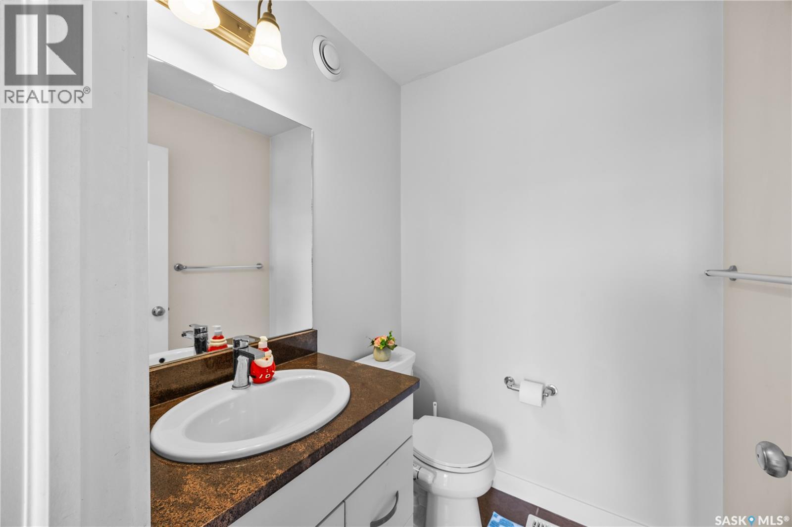 806 Stonebridge Common, Saskatoon, SK - Indoor Photo Showing Bathroom