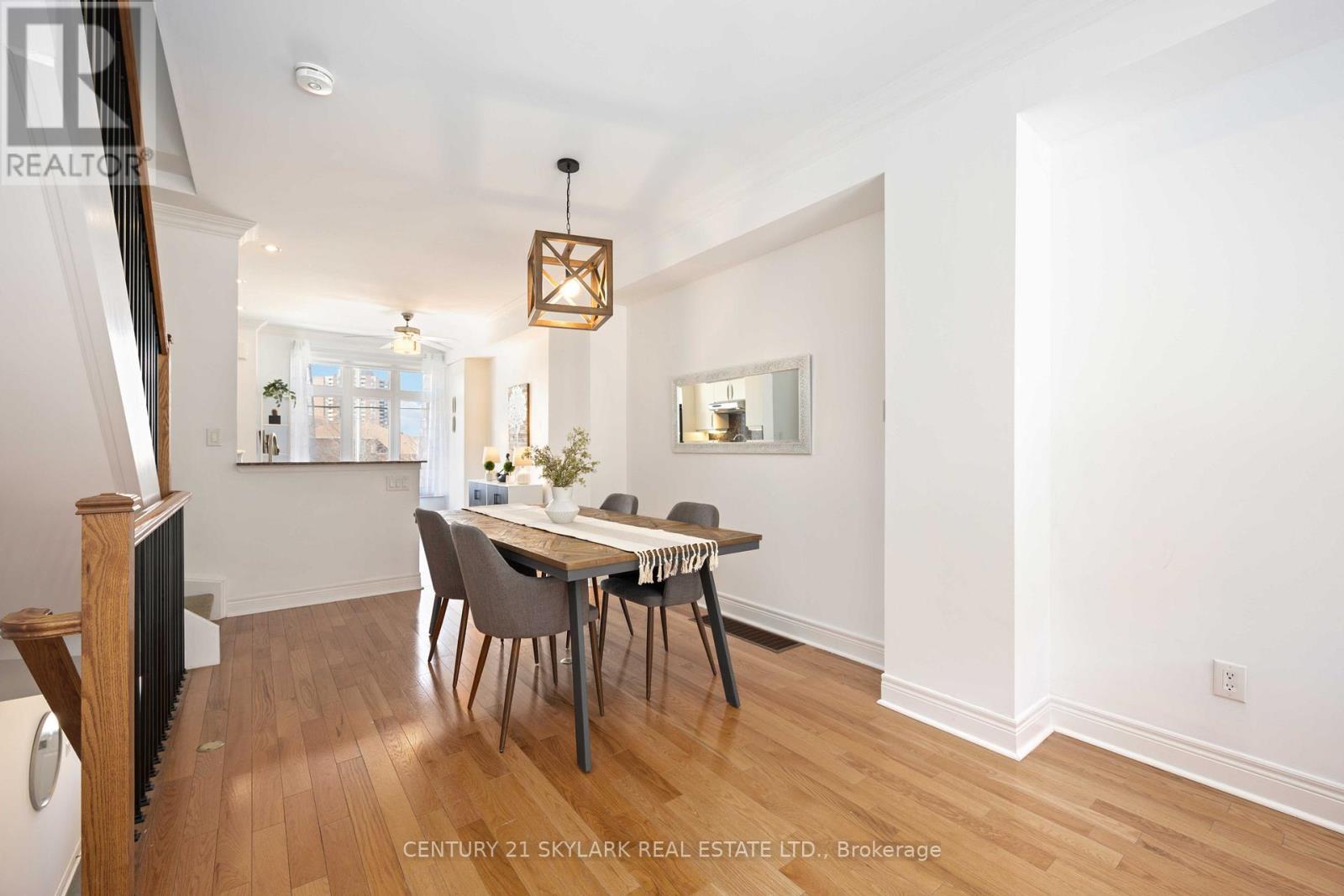 1864 Burnhamthorpe Road E, Mississauga, ON - Indoor Photo Showing Dining Room