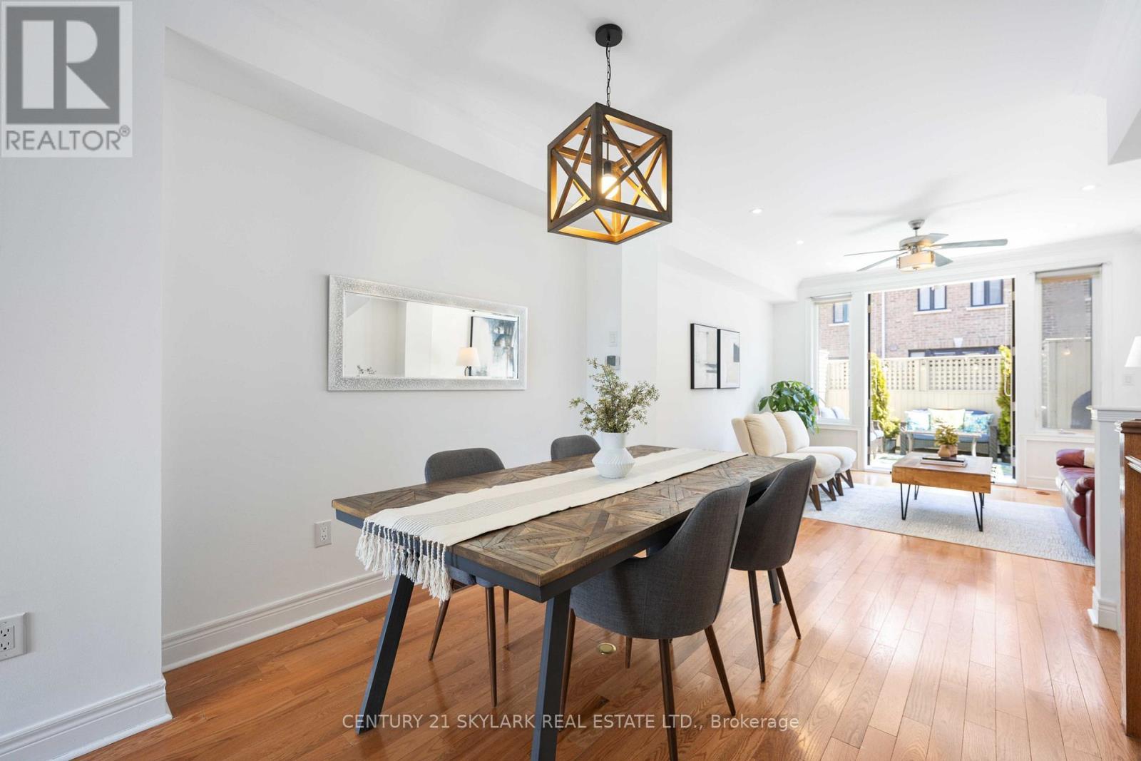 1864 Burnhamthorpe Road E, Mississauga, ON - Indoor Photo Showing Dining Room