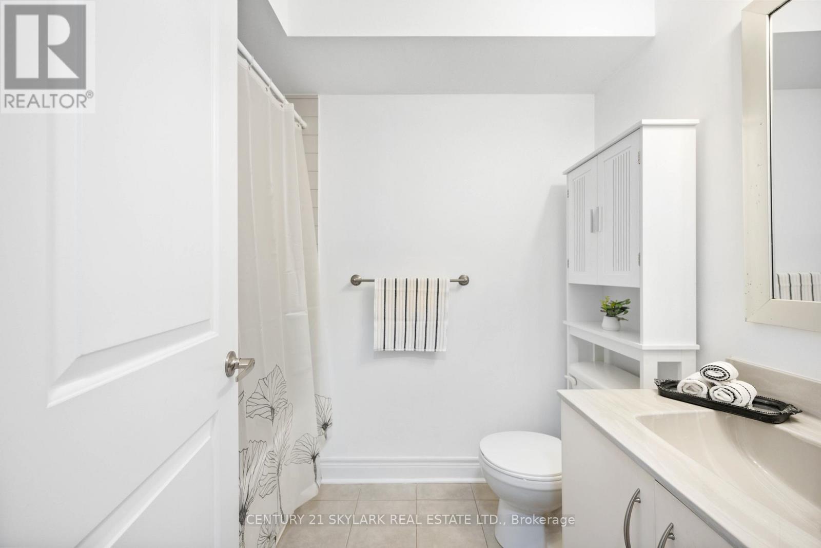 1864 Burnhamthorpe Road E, Mississauga, ON - Indoor Photo Showing Bathroom