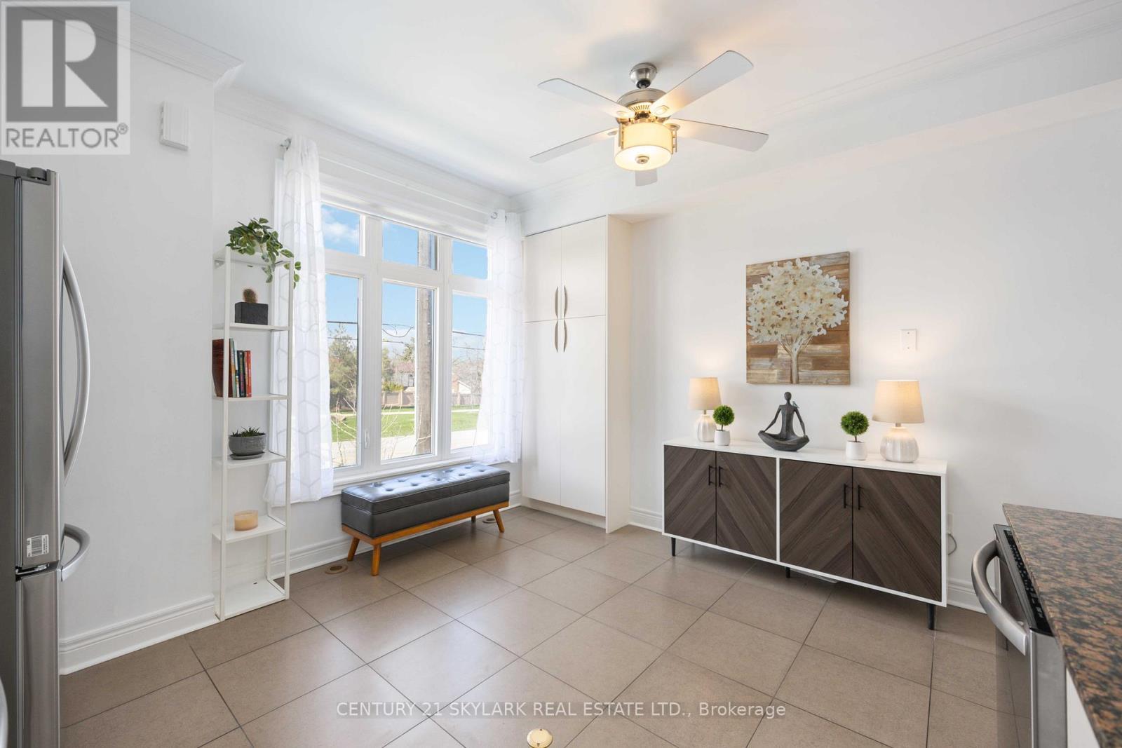 1864 Burnhamthorpe Road E, Mississauga, ON - Indoor Photo Showing Other Room