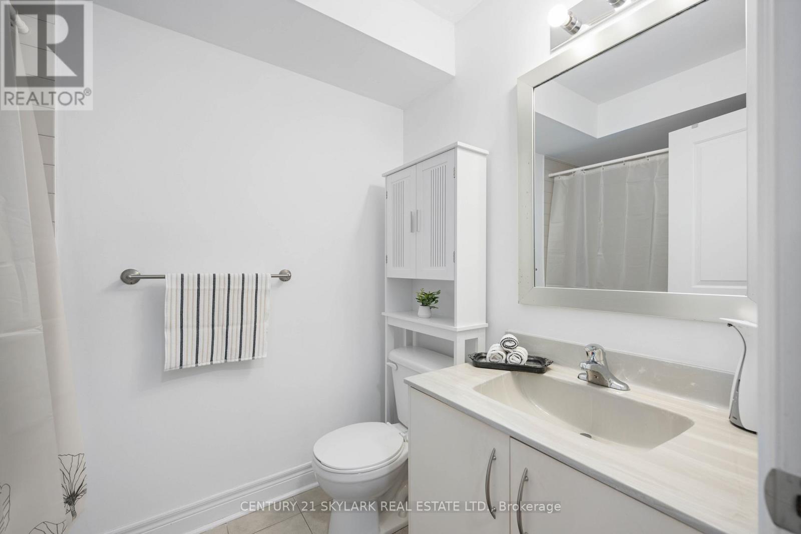 1864 Burnhamthorpe Road E, Mississauga, ON - Indoor Photo Showing Bathroom