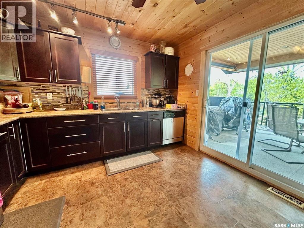 10 Hillview Drive, Tobin Lake, SK - Indoor Photo Showing Kitchen