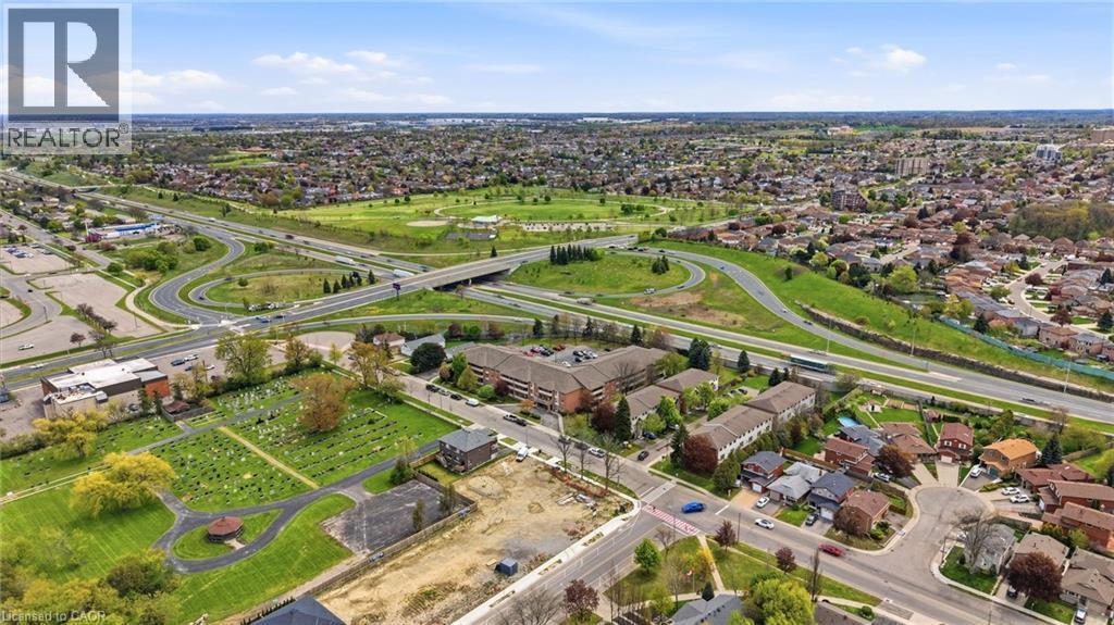 416 Limeridge Road E Unit# 303, Hamilton, ON - Outdoor With View