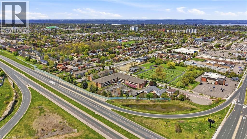 416 Limeridge Road E Unit# 303, Hamilton, ON - Outdoor With View
