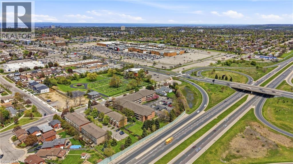 416 Limeridge Road E Unit# 303, Hamilton, ON - Outdoor With View
