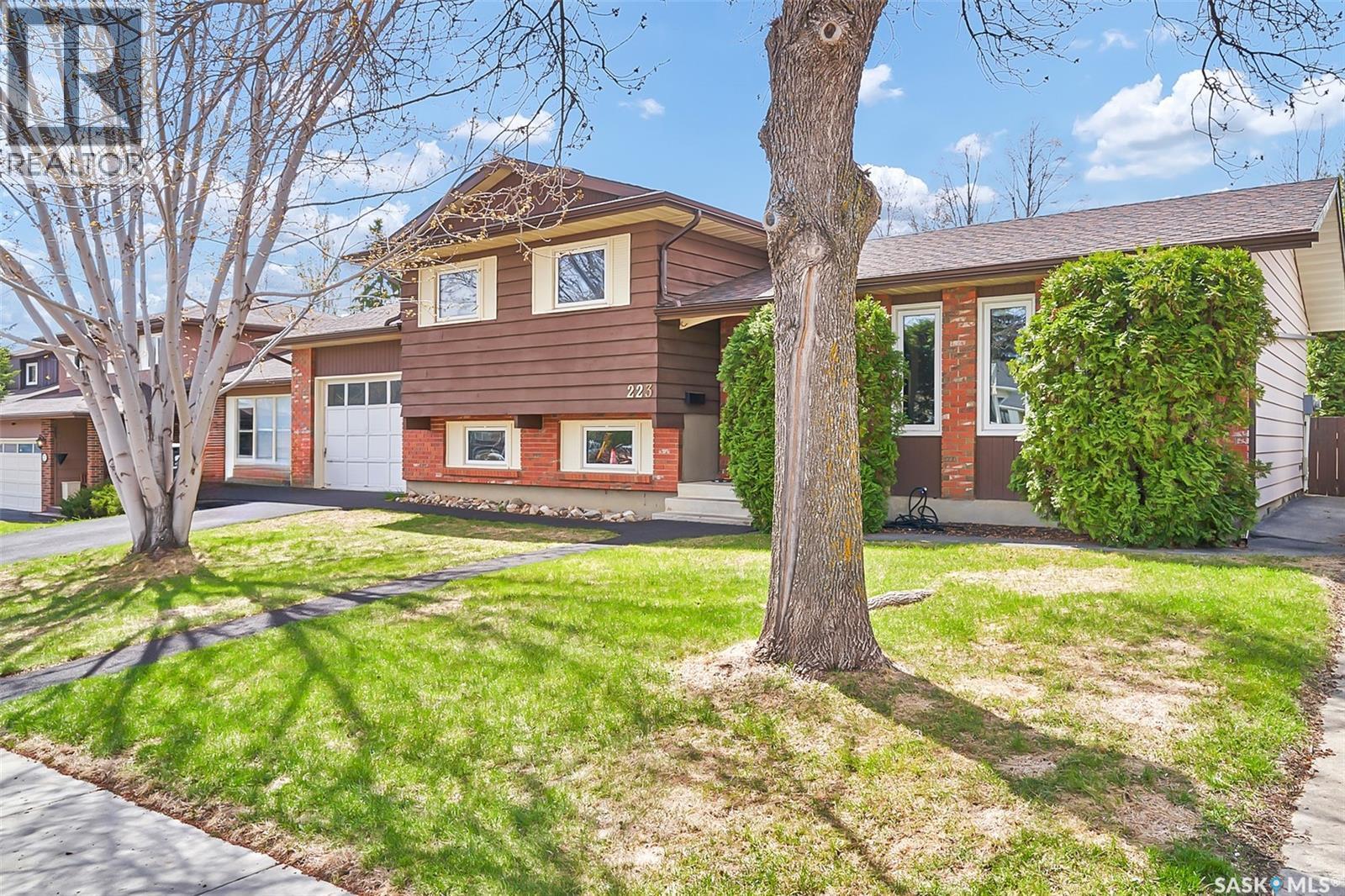 223 Penryn Crescent, Saskatoon, SK