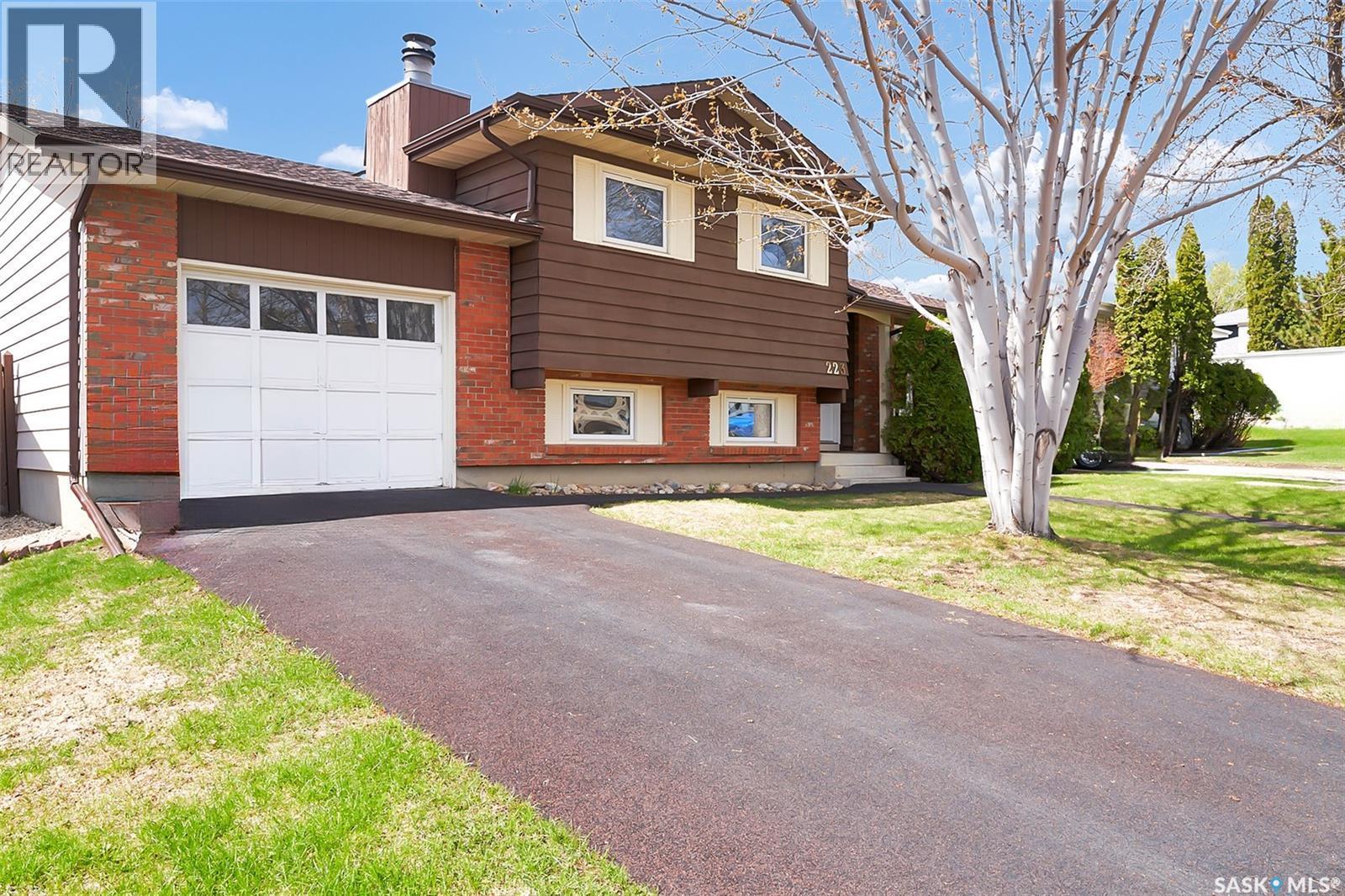 223 Penryn Crescent, Saskatoon, SK