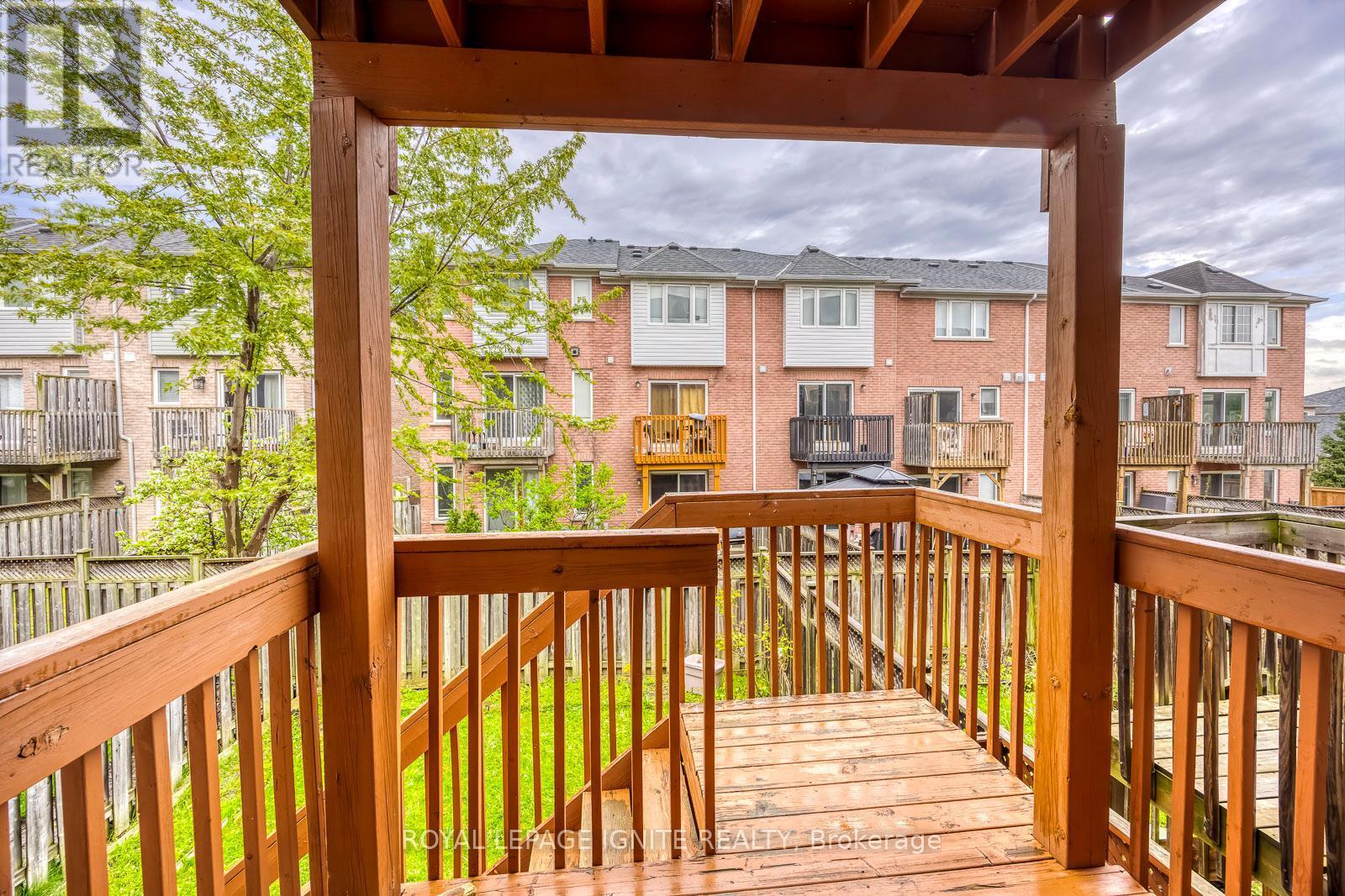 7086 Fairmeadow Crescent, Mississauga, ON - Outdoor With Balcony With Exterior