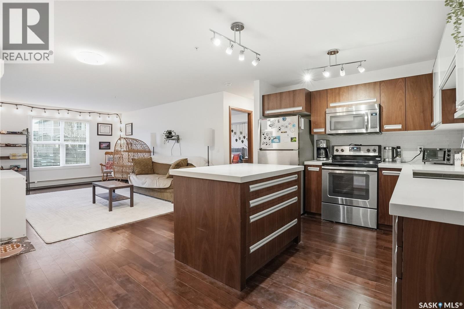 107 130 Phelps Way, Saskatoon, SK - Indoor Photo Showing Kitchen With Stainless Steel Kitchen