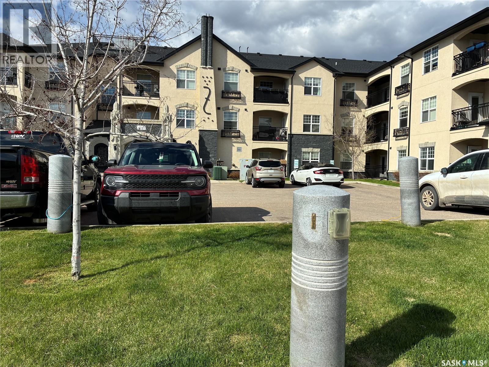 107 130 Phelps Way, Saskatoon, SK - Outdoor With Balcony With Facade