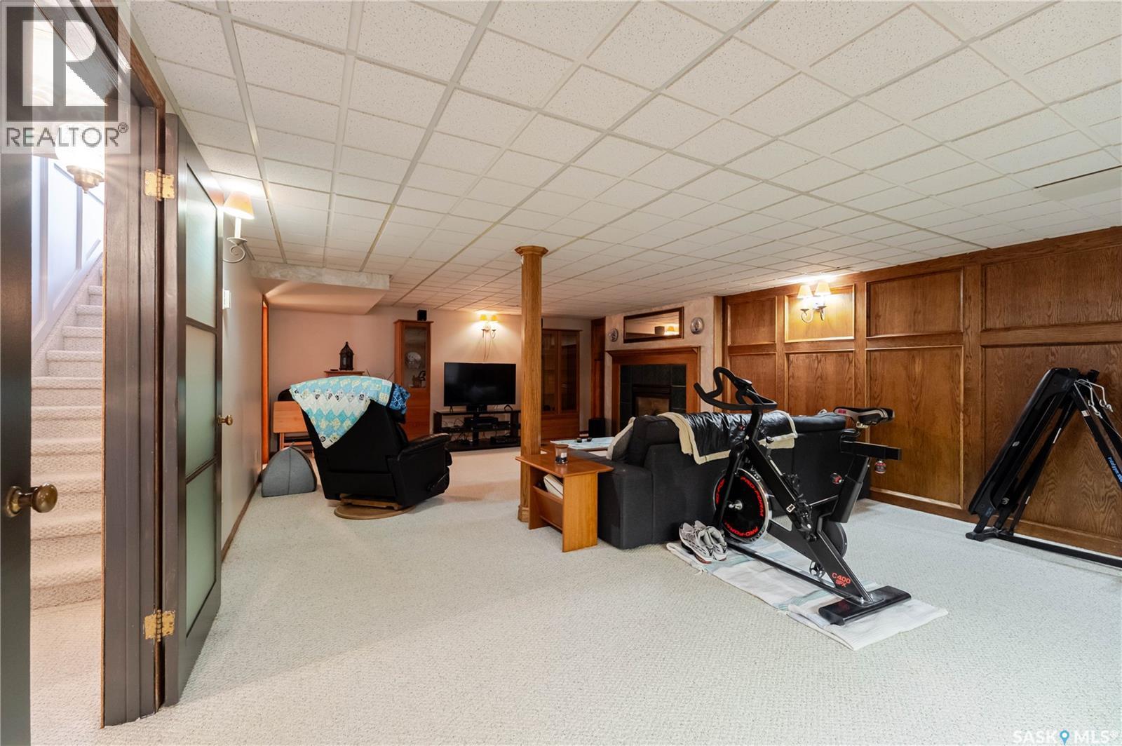 1325 King Crescent, Moose Jaw, SK - Indoor